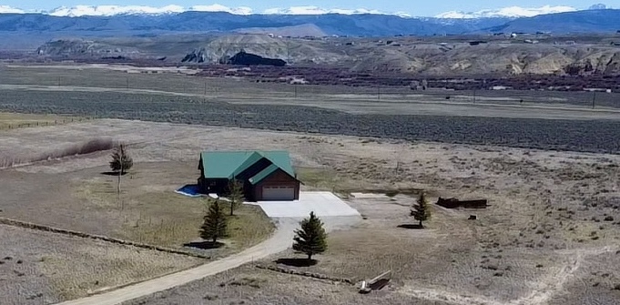 Sweeping Wind River Mountain Range Views